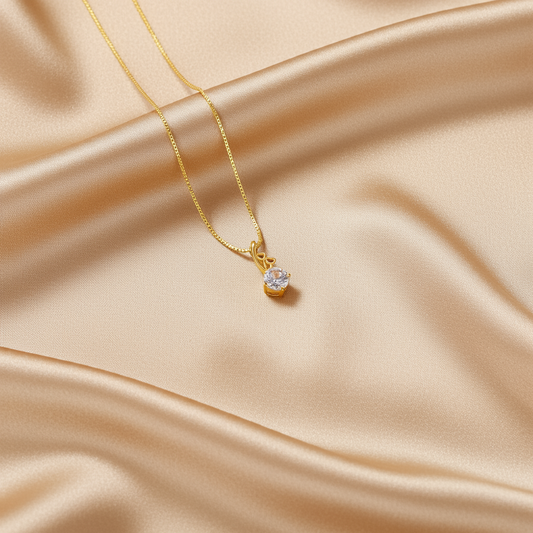 Elegant Gold Pendant Necklace