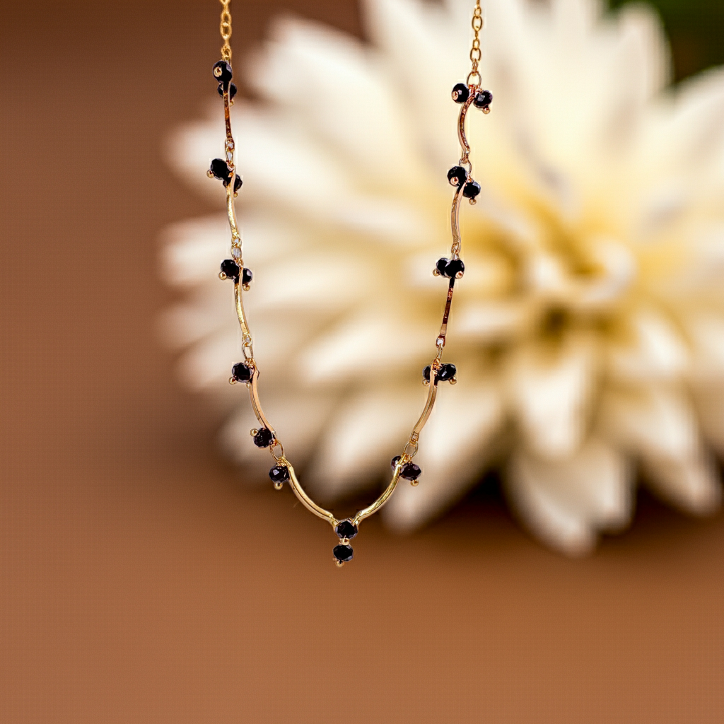 Elegant Gold & Peridot Delicate Link Necklace Black Stone